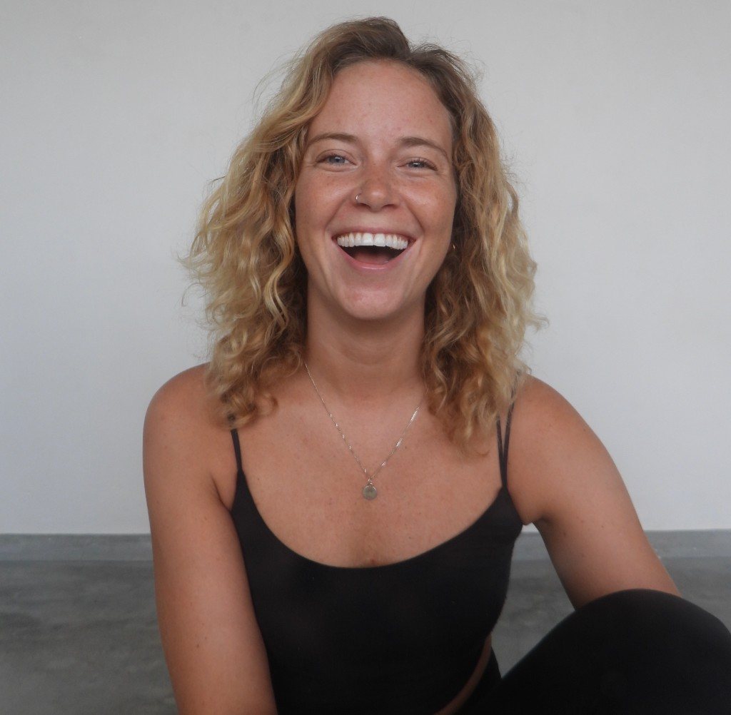 Elodie, fondatrice de Money Goddess Club, souriante